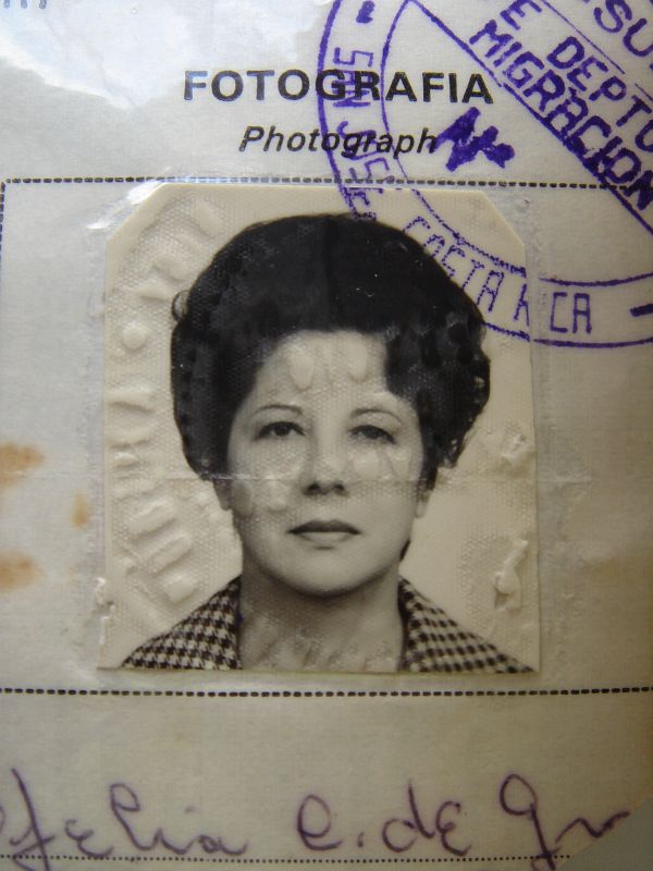 calderon-ofelia-passport-photo